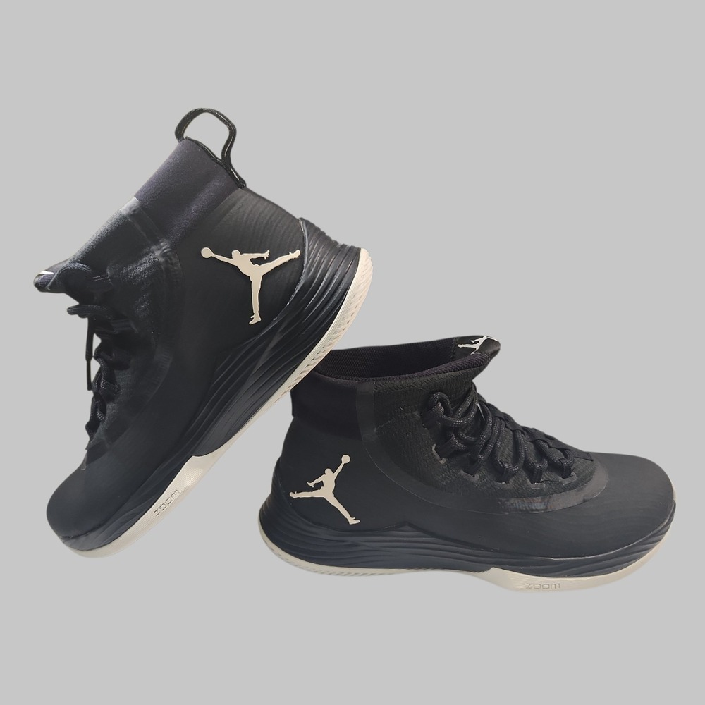 Nike Jordan  Ultra Fly 2, Black / White, Size 13